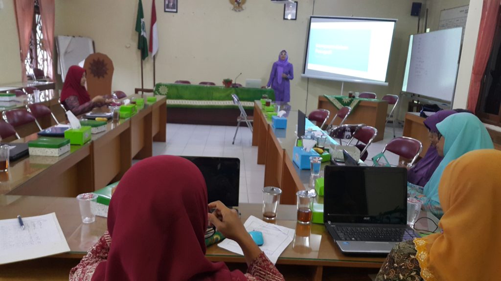Tim Dosen FSBK Gelar Pelatihan Penulisan Artikel dan Fotografi Dasar di PWA Yogyakarta