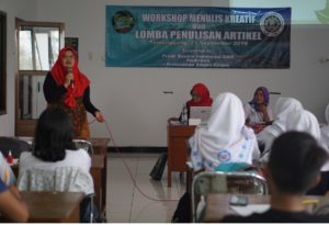 Prodi Sastra Indonesia UAD gelar Workshop Penulisan Kreatif dan Lomba Penulisan Artikel bagi Pelajar SMA se-Temanggung, Jawa Tengah